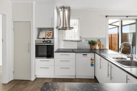 Photo of property in 11 Miro Street, Utuhina, Rotorua, 3015