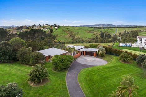 Photo of property in 15 Tudor Park Drive, Whitford, Howick, 2571