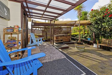 Photo of property in 11 Panzic Place, Glen Eden, Auckland, 0602