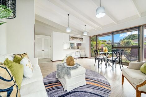 Photo of property in 2/35 Swanson Road, Henderson, Auckland, 0610