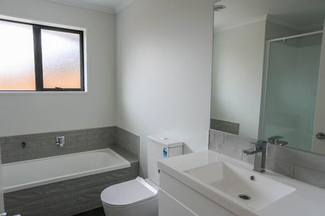 Photo of property in 9 Mcquillan Avenue, Woodend, 7610