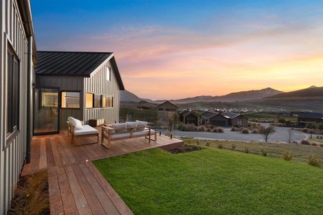 Photo of property in 44 Cunninghams Drive, Jacks Point, Queenstown, 9371