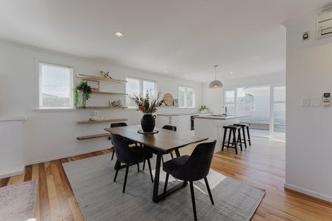 Photo of property in 215 Mangorei Road, Merrilands, New Plymouth, 4312