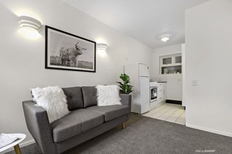 Photo of property in Parkland Flats, 1/51 Adams Terrace, Kelburn, Wellington, 6021