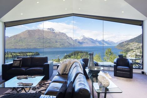 Photo of property in 37 Belfast Terrace, Queenstown, 9300