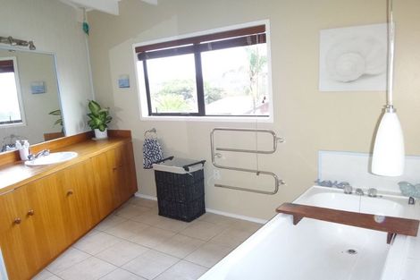 Photo of property in 38 Te Haumi Drive, Paihia, 0200