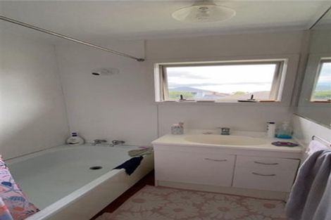 Photo of property in 2/101 Nelson Street, Howick, Auckland, 2014