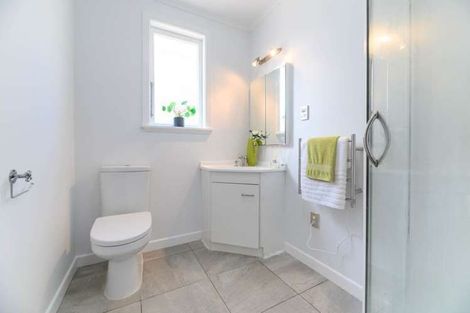 Photo of property in 130 Atkinson Road, Titirangi, Auckland, 0604