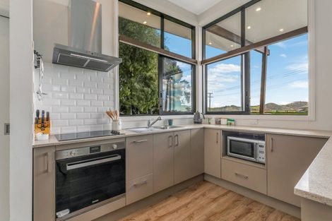 Photo of property in 89 Burnside Road, Ardmore, Papakura, 2582