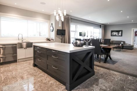 Photo of property in 4 Robert Might Road, Kumeu, 0810