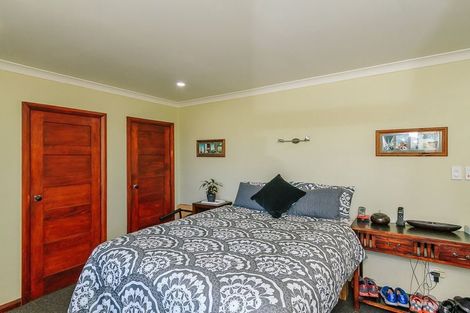 Photo of property in 30 Durham Crescent, Fairfield, Lower Hutt, 5011