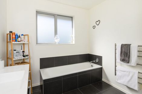 Photo of property in 24 Liberty Grove, Kelvin Grove, Palmerston North, 4414