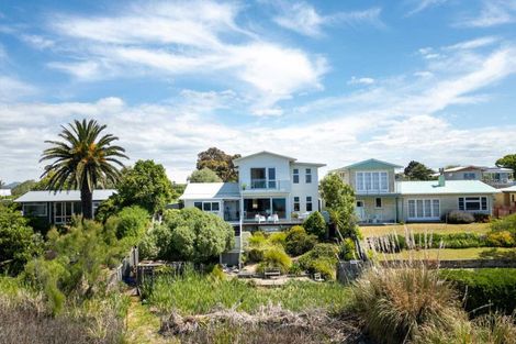 Photo of property in 2 Collison Terrace, Haumoana, 4102