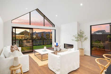 Photo of property in 19 Perehia Mews, Marshland, Christchurch, 8083