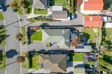 Photo of property in 14 Bideford Place, Dallington, Christchurch, 8061