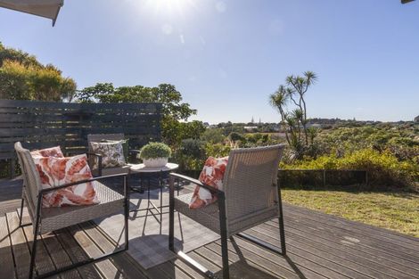 Photo of property in 35 Eruini Street, Waikanae Beach, Waikanae, 5036