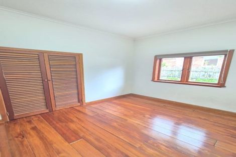 Photo of property in 137 Seabrook Avenue, New Lynn, Auckland, 0600