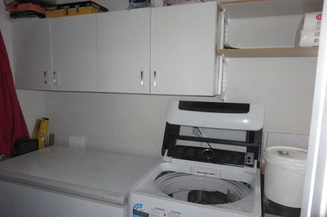 Photo of property in 32 Mervyn Kemp Drive, Tawa, Wellington, 5028