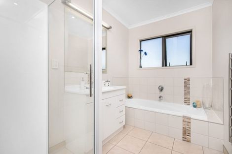 Photo of property in 18 Zoe Court, Manurewa, Auckland, 2105