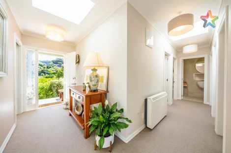Photo of property in 30 Korokoro Road, Korokoro, Lower Hutt, 5012