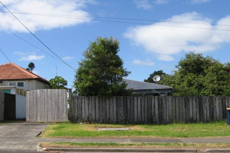 Photo of property in 40 Island Road, Beach Haven, Auckland, 0626