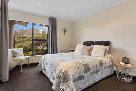 Photo of property in 22 Kinross Drive, Merrilands, New Plymouth, 4312