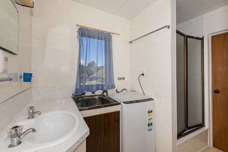 Photo of property in 50 Du Fresne Place, Russell, 0202