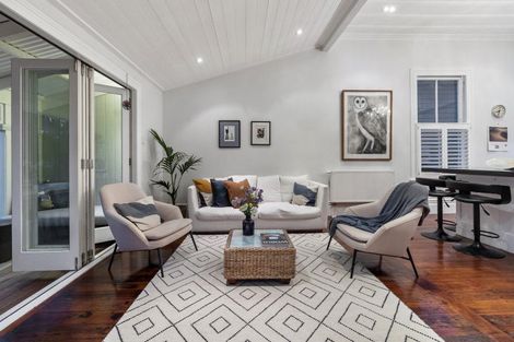 Photo of property in 3 Kerr Street, Devonport, Auckland, 0624