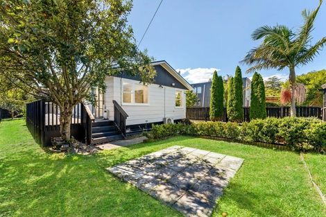 Photo of property in 19 Ribblesdale Road, Henderson, Auckland, 0612