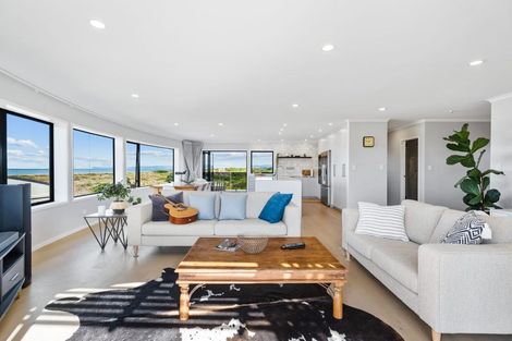 Photo of property in 155 Bream Bay Drive, Ruakaka, 0116