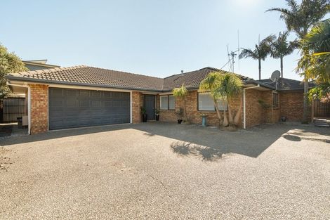 Photo of property in 32 Aranui Drive, Papamoa Beach, Papamoa, 3118