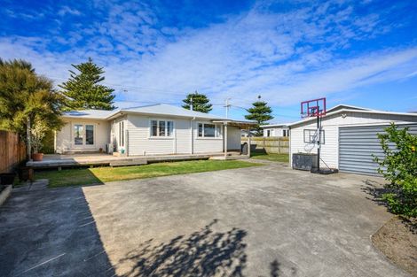Photo of property in 11 Ngaire Street, Longburn, Palmerston North, 4412