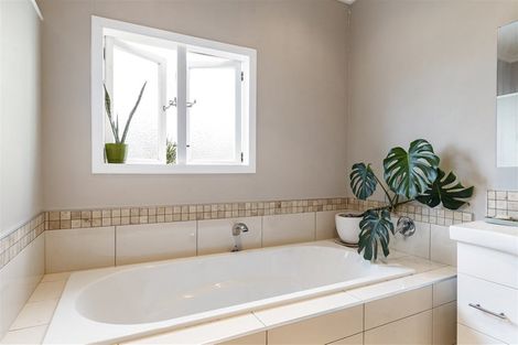 Photo of property in 207 Upper Pitone Road, Pitone, New Plymouth, 4374