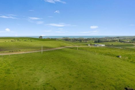 Photo of property in 177 Rehutai Road, Baylys Beach, 0377