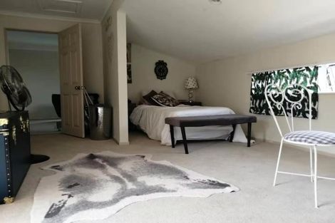 Photo of property in 1/31 Becroft Drive, Forrest Hill, Auckland, 0620