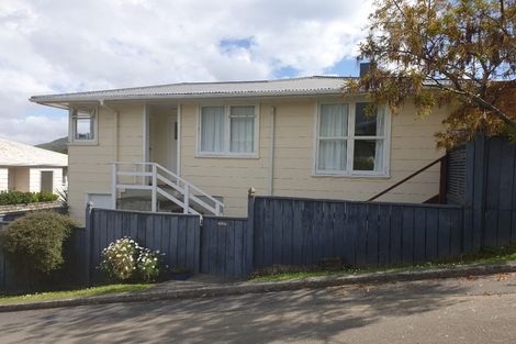 Photo of property in 16 Mawhare Street, Titahi Bay, Porirua, 5022