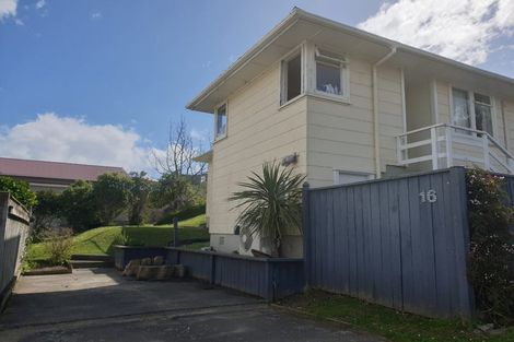 Photo of property in 16 Mawhare Street, Titahi Bay, Porirua, 5022