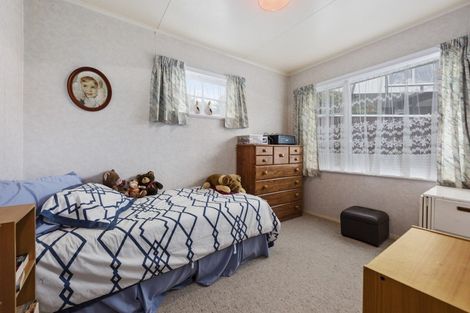Photo of property in 17 Radiata Grove, Brown Owl, Upper Hutt, 5018