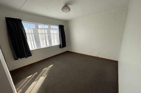 Photo of property in 14 Omori Place, Castlecliff, Whanganui, 4501