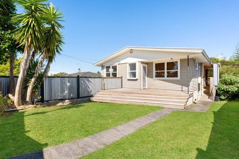 Photo of property in 11 Fordham Street, Beach Haven, Auckland, 0626
