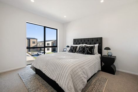 Photo of property in 2/529g Massey Road, Mangere, Auckland, 2022