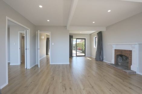 Photo of property in 128 Beach Road, Castor Bay, Auckland, 0620