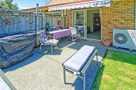 Photo of property in Holdsworth Villas, 11/2 William Donald Drive, Solway, Masterton, 5810