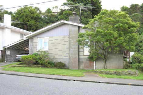 Photo of property in 12 Cotswold Crescent, Newlands, Wellington, 6037