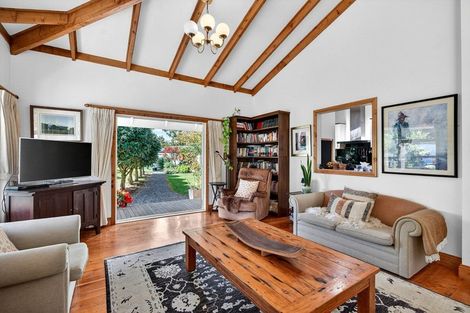 Photo of property in 41 Oxford Street, Martinborough, 5711