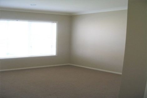 Photo of property in 4 Heidi Crescent, Flat Bush, Auckland, 2016