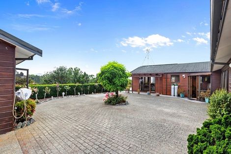 Photo of property in 76 Brick Bay Drive, Sandspit, Warkworth, 0982