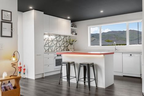 Photo of property in 16 Hosking Drive, Cromwell, 9310