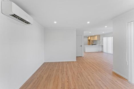 Photo of property in 30 Opaheke Road, Papakura, 2110