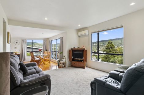 Photo of property in 21 Court Road, Tawa, Wellington, 5028